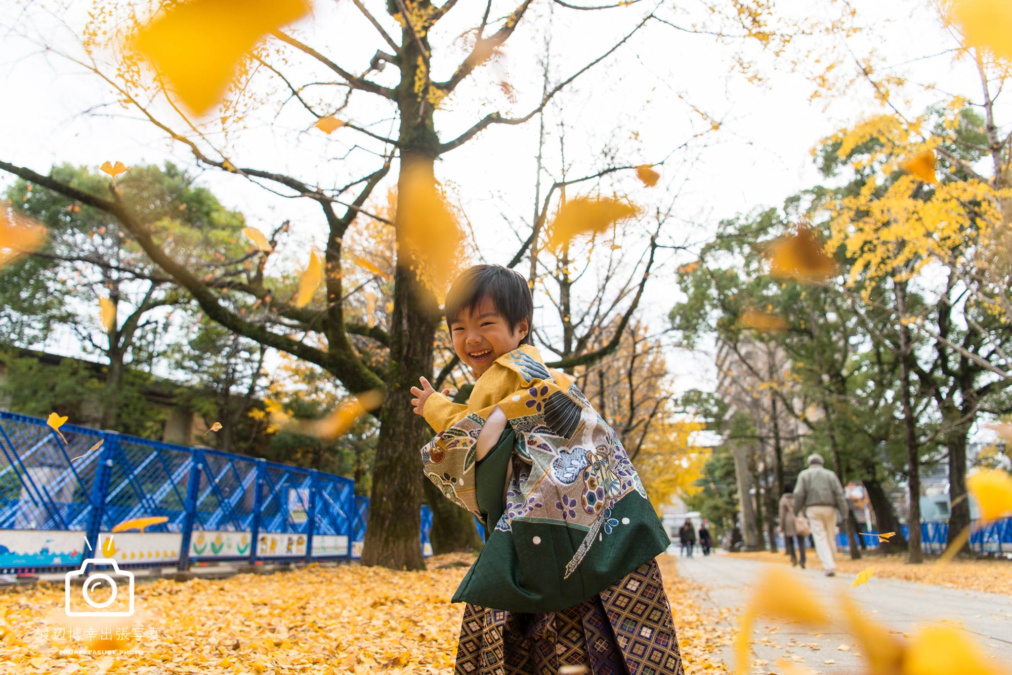 市川市葛飾八幡宮で七五三の写真撮影をする男の子