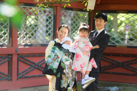 川越から午後の光の美しさが美しい根津神社へお宮参りと七五三の出張撮影